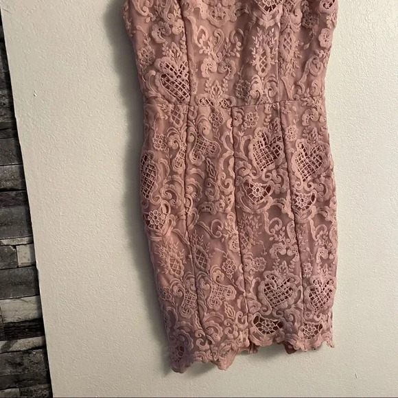 nikibiki pink crochet cup sleeve dress size m - Picture 3 of 16